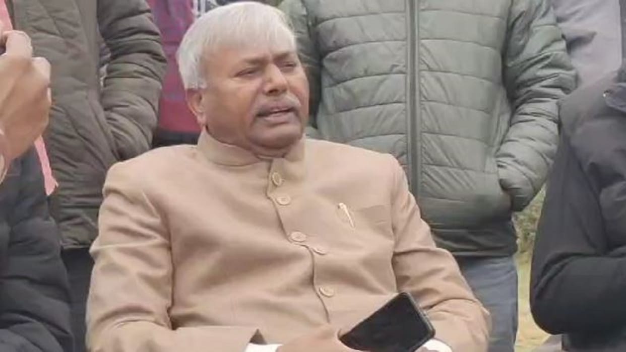BJP MLA father former MP got angry on CO in lakhimpur kheri
