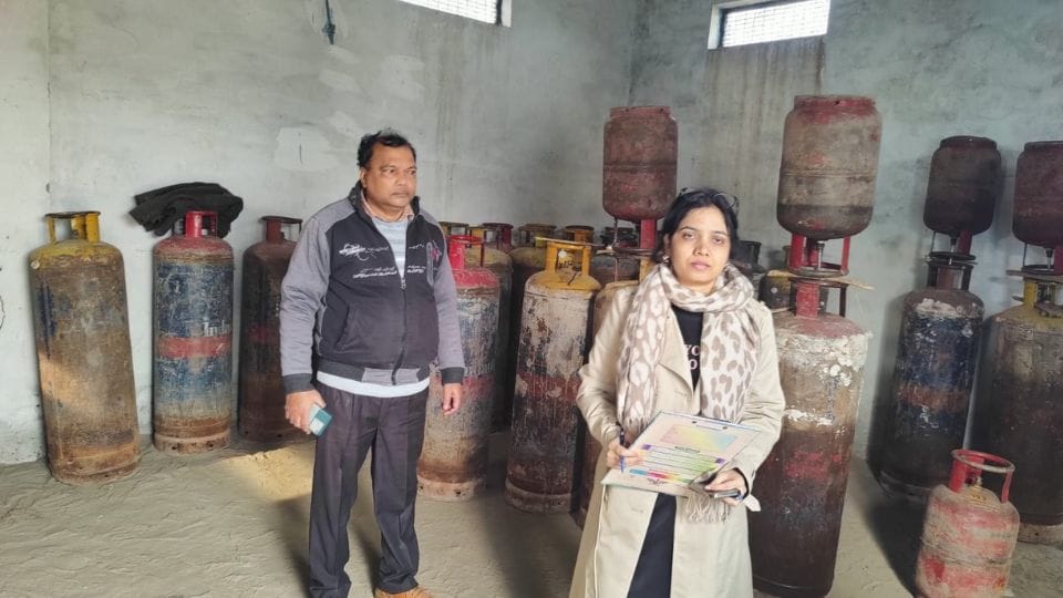 Supply department raids illegally running gas warehouse in Bulandshahr