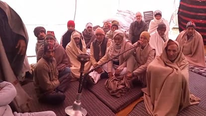 Meerut: Farmers held protest in the bitter cold, women took over the front, put up embroidery in the Meda camp