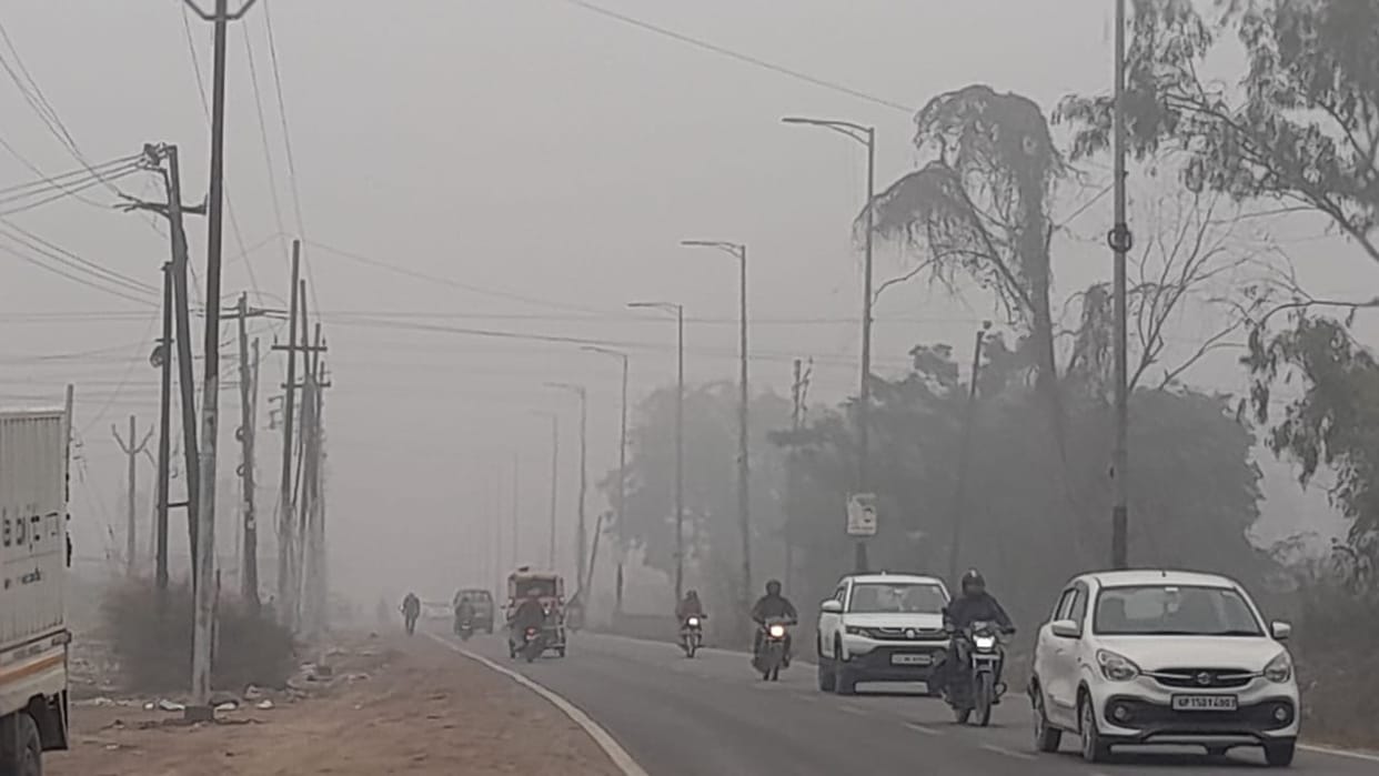 Fog in west UP, cold day conditions throughout the day, alert for 48 hours