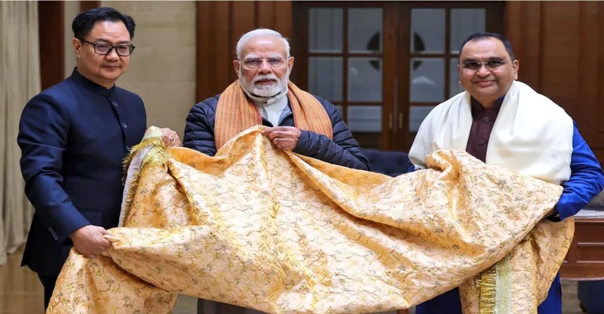 Union Minister Rijiju reached Dargah Nizamuddin with a chadar sent by PM Modi