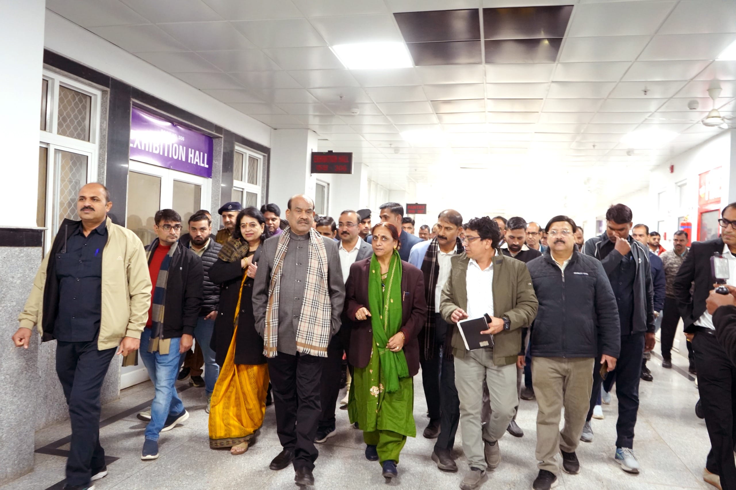 लोकसभा अध्यक्ष ओम बिरला किया अस्पताल का निरीक्षण।