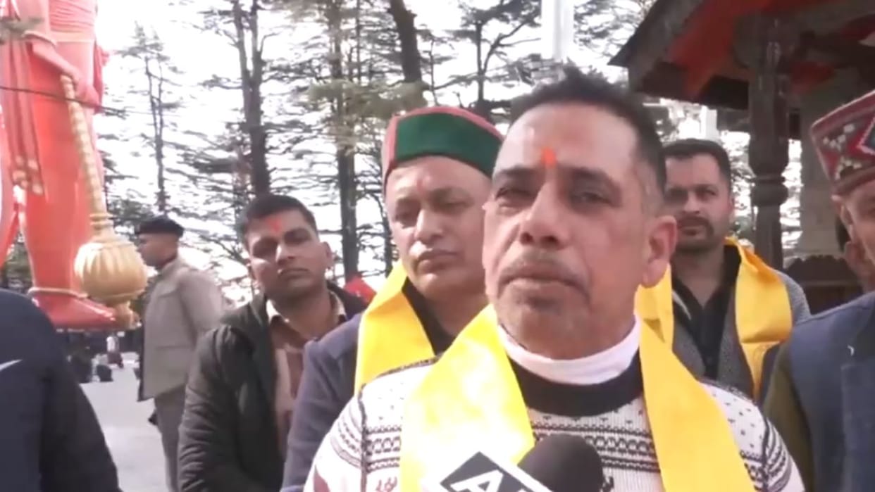 Robert Vadra reached Shimla Jakhu temple said there should be no politics of religion