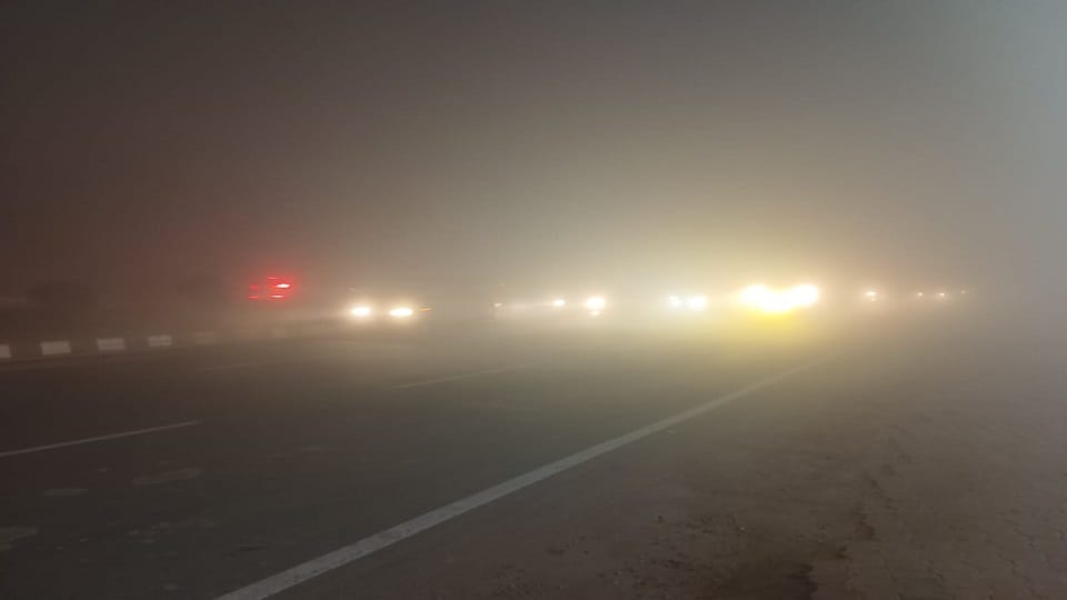 how to drive in fog driving in foggy weather safety tips