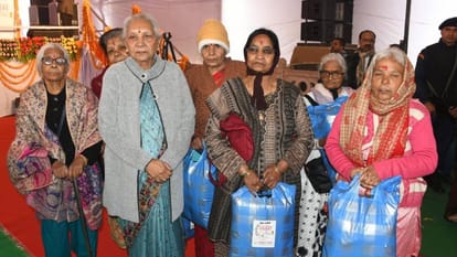 Amar Ujala Sangam: Governor AnandiBen Patel reached Sangam inspected stalls children gave presentation
