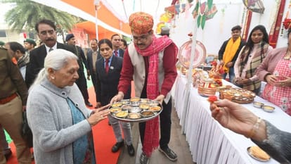 Amar Ujala Sangam: Governor AnandiBen Patel reached Sangam inspected stalls children gave presentation