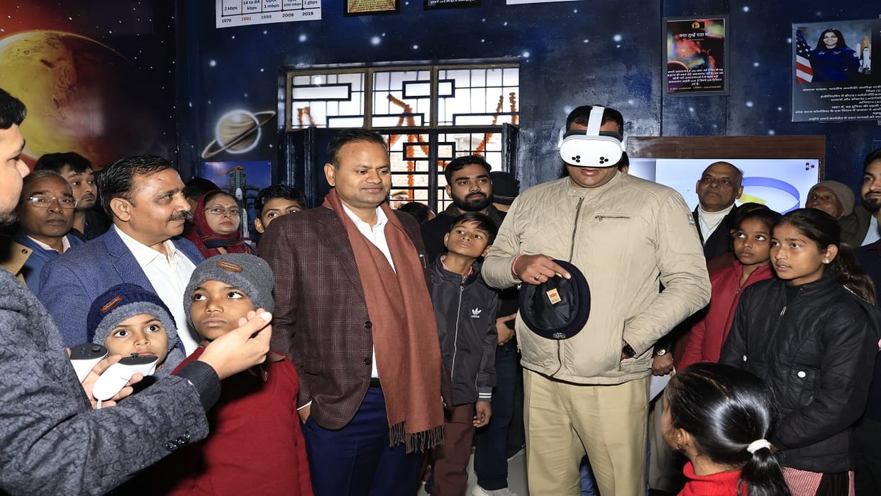 DM inaugurated the astronomy laboratory in Bareilly