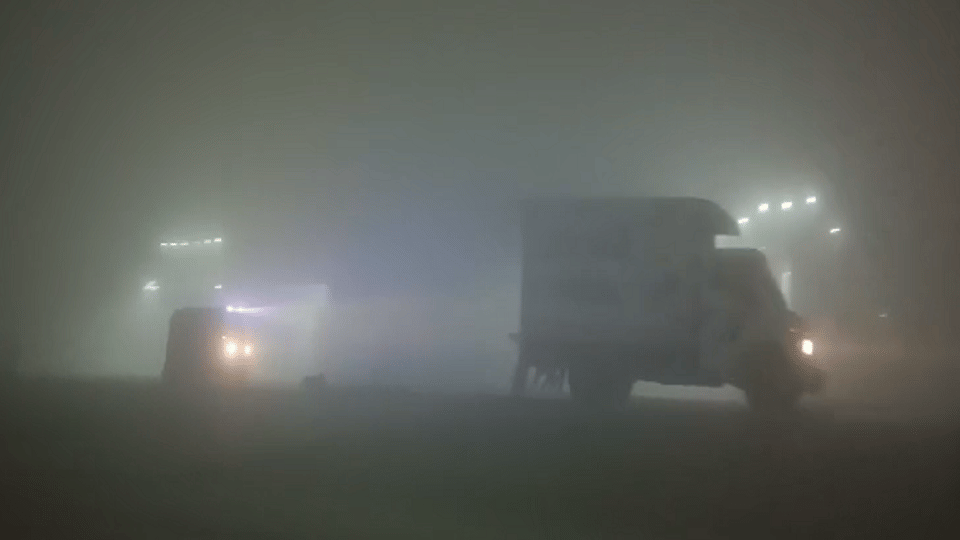 Traffic affected on highway due to dense fog in agra