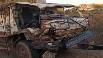 Road accident in Kabirdham Passenger laden Metador and Mazda vehicle collide more than 20 injured