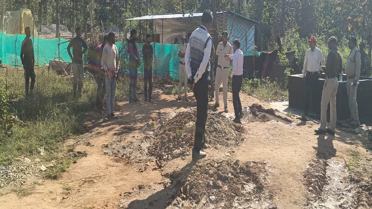 Bulldozer run on premises of contractor accused in journalist Mukesh Chandrakar murder case