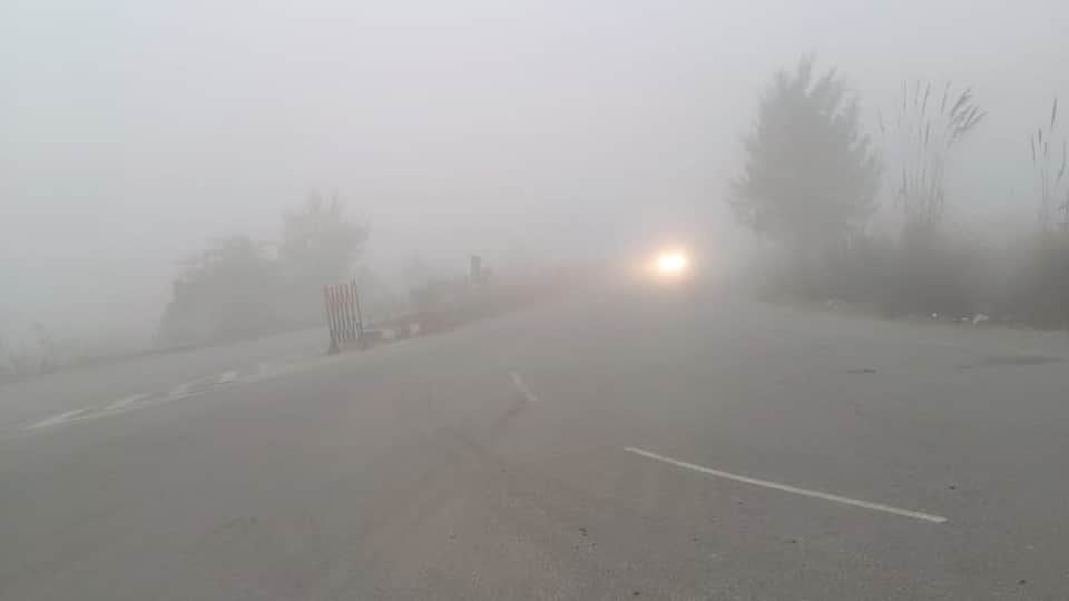 Traffic affected on highway due to dense fog in agra