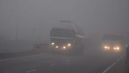 UP Weather Alert Dense Fog Grips State Bone-Chilling Cold Wave Rain Likely in Some Districts UP News