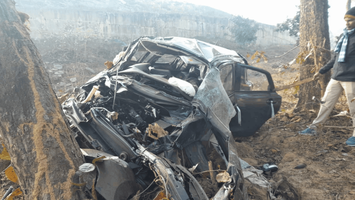 Two SECL workers died car fell 25 feet down into a ditch in Korba