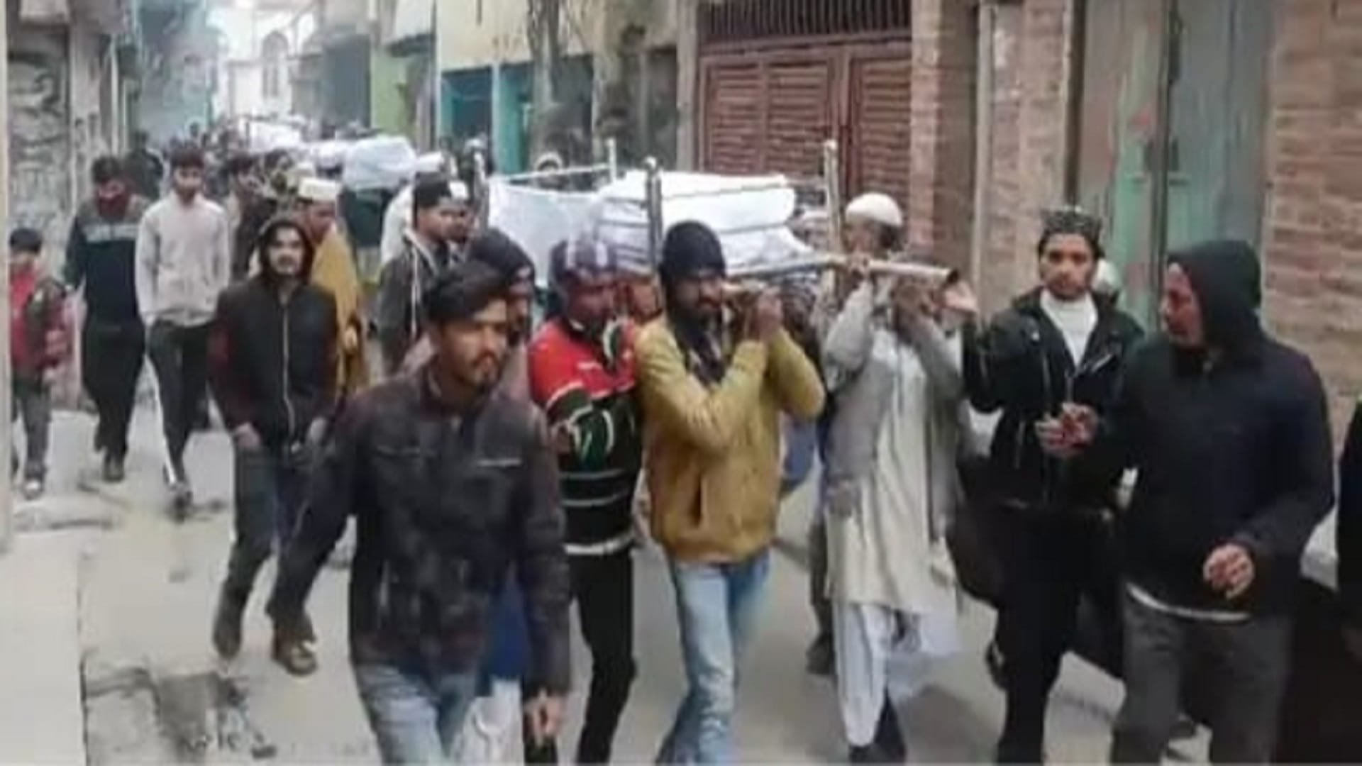 Lucknow Mass murder Five funeral processions took place together people eyes became moist
