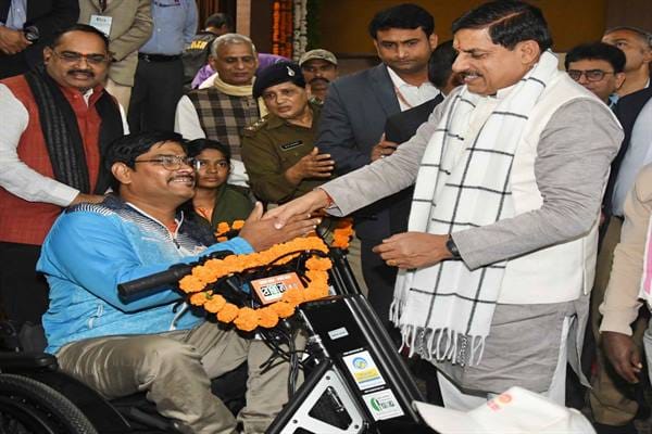 MP News: CM Dr. Mohan Yadav said - Service and welfare of disabled people is a matter of inner happiness.