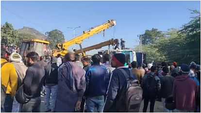 Rajasthan News: Truck overturned on Delhi-Jaipur highway two people feared trapped rescue operations underway