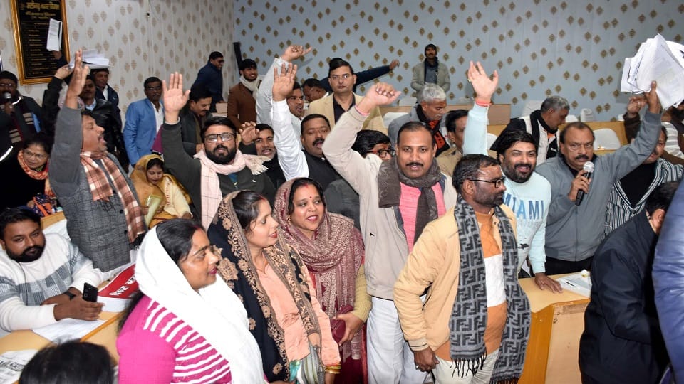 Aligarh Nagar Nigam board meeting