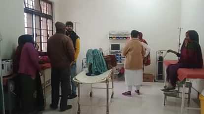 Jhansi Accident: गाड़ी की टक्कर से महिला मजदूरों से भरा वाहन खाई में पलटा, 13 महिलाएं घायल, सात की हालत गंभीर 13 women injured in road accident in Poonch police station area