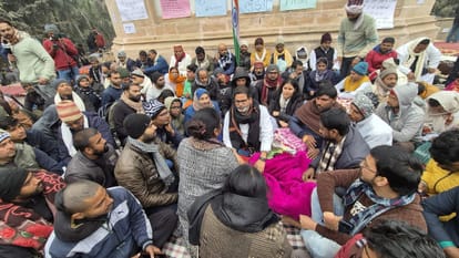 Bihar News : After vanity van price issue in bpsc exam protest news prashant kishor advised to keep silence