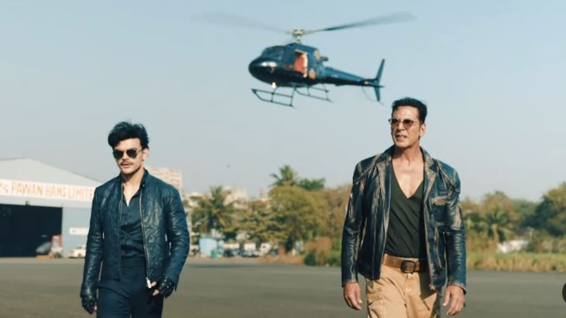 Sky Force Trailer Released today akshay kumar veer pahariya Look goes viral