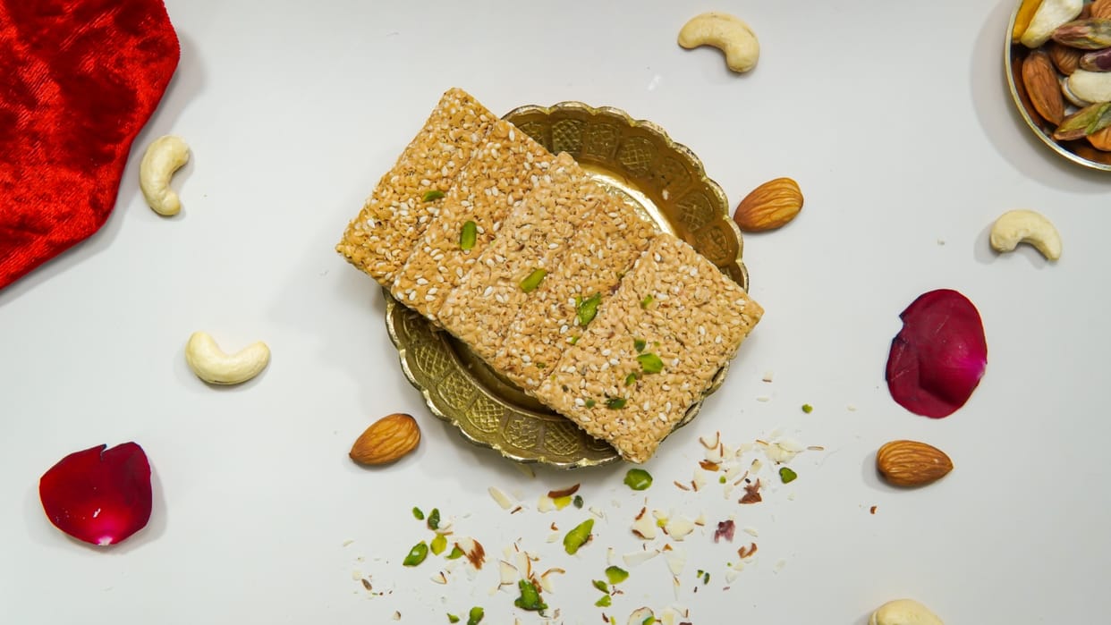 Makar Sankranti Special Gajak How To Make Gajak Patti At Home gud ki gajak kaise banaye
