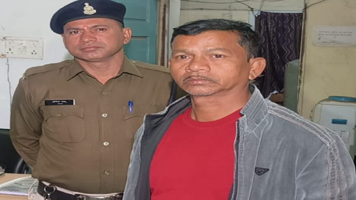 Police arrested the officer who threatened to kill the journalist Raipur