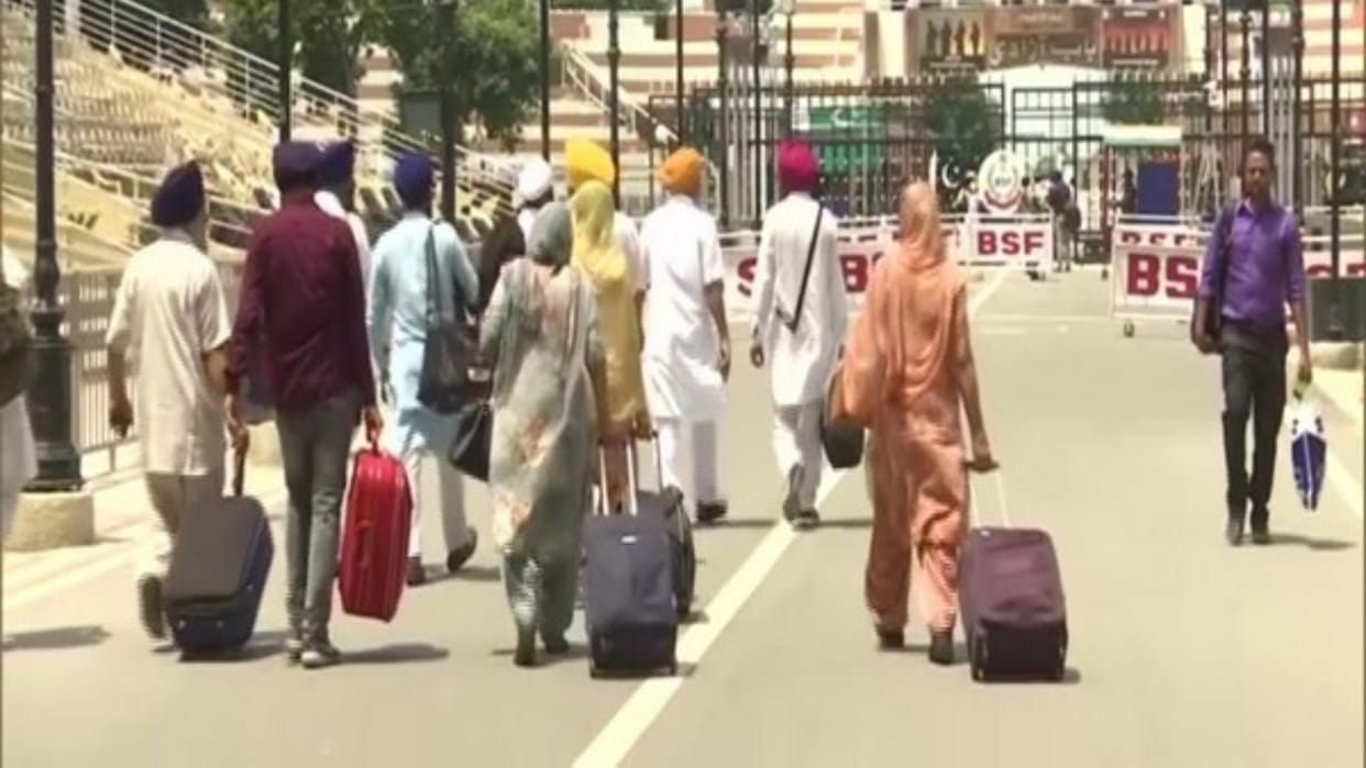 Indian Hindus arrive in Pakistan for Sant Shadaram Sahib birth anniversary news in hindi
