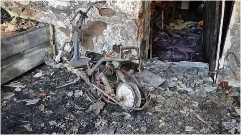 MP News: Blast in e-bike on charging in Ratlam girl dies And two injured