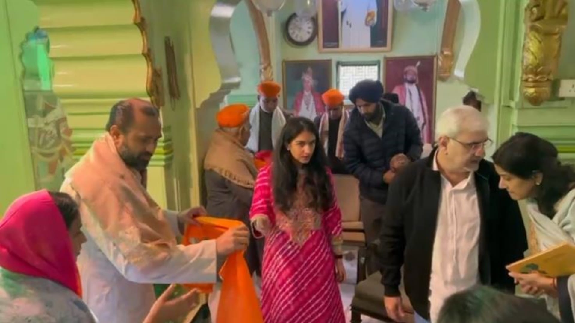 Radhika Ambani Photos was welcomed at Rajsamand Shrinathji Haveli visited for first time after marriage