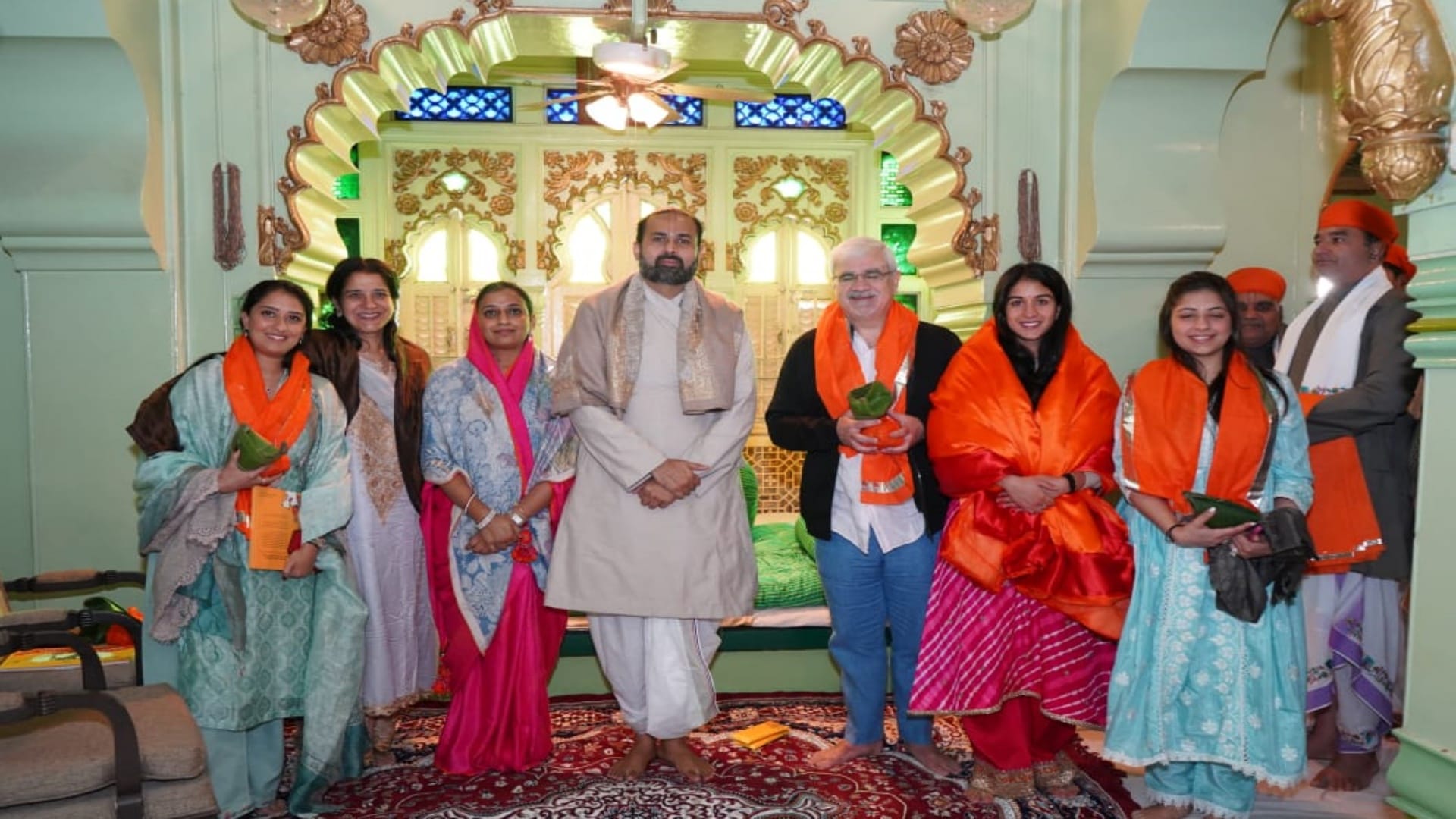 Radhika Ambani Photos was welcomed at Rajsamand Shrinathji Haveli visited for first time after marriage