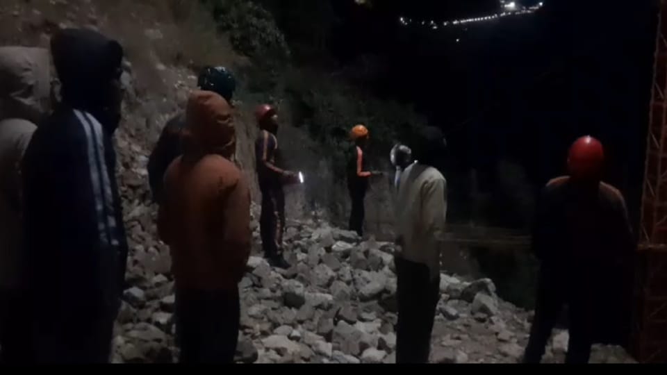 Rudraprayag: Wire of bridge being built on Alaknanda to link Gaurikund-Badrinath broke, laborer died