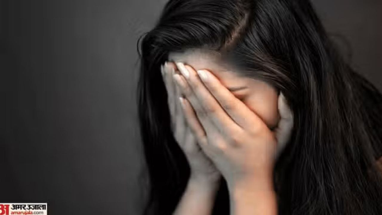 A girl was molested in a moving bus in Shimla Himachal Pradesh