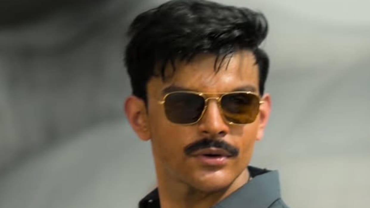 Akshay Kumar Starrer Film Sky Force Actor Veer Pahariya Crying After Finishing Climax Scene