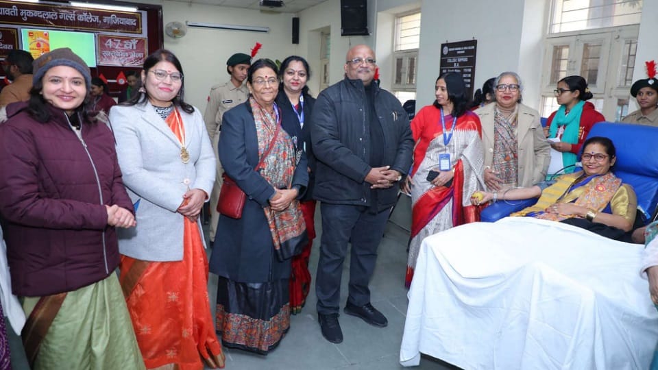 Blood donation fair organized at Vidyavati Mukandlal Girls College Ghaziabad