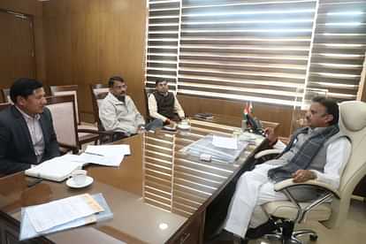 Bhopal: चीन के HMVP वायरस को लेकर एमपी में अलर्ट, डिप्ट सीएम बोले- केन्द्र के निर्देशों के अनुरूप रखें निगरानी Bhopal: Alert in MP regarding China's HMVP virus, Deputy CM said - keep monitoring as per the instructions of