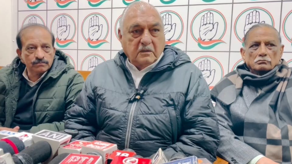 Former cm Bhupinder Hooda press conference student suicide case in Loharu