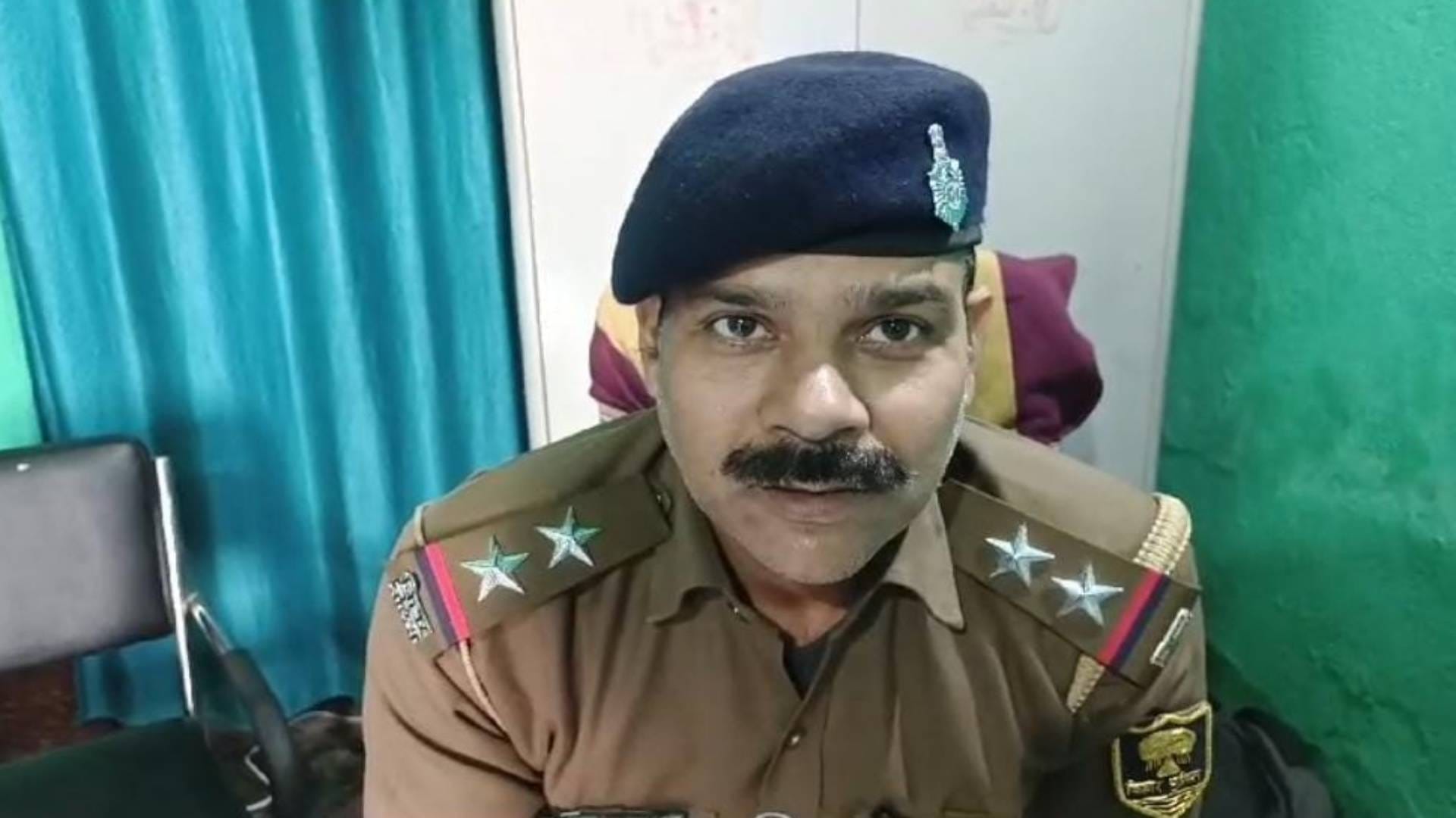 Bihar News Muzaffarpur couple was running liquor business when police raided husband fled leaving his wife