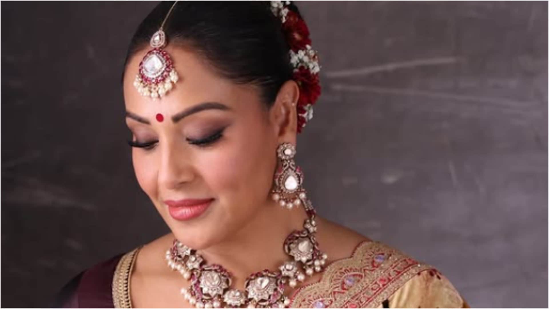 Bipasha Basu Birthday: Know about actress career and love life movies family and personal life