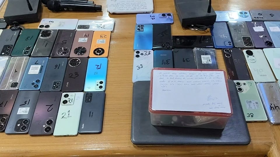 Baghpat: Three members of the gang who sent robbery and theft phone to Nepal and Bangladesh arrested