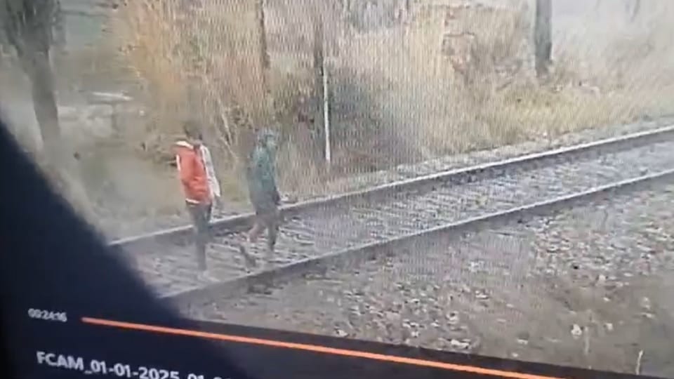 Bijnor: Found out who had thrown stones at Vande Bharat... Caught from CCTV footage