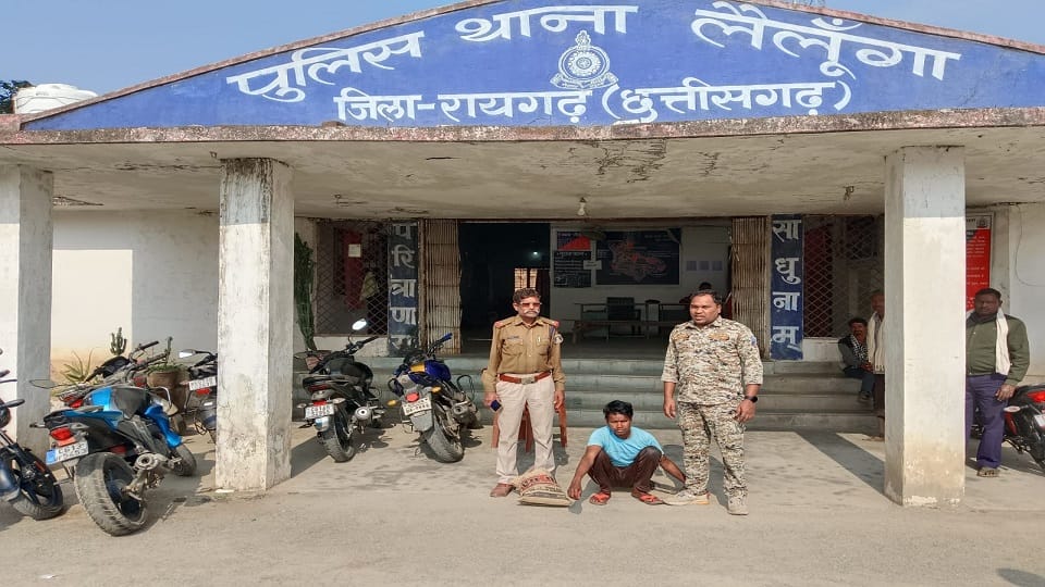Husband beats wife badly because she was not cooking food woman dies in hospital in Raigarh