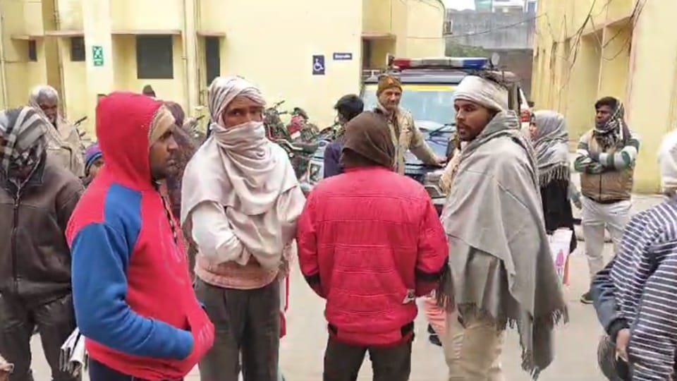 Sambhal: Tata Magic ran over bike riders, one dead...another injured, family members blocked road