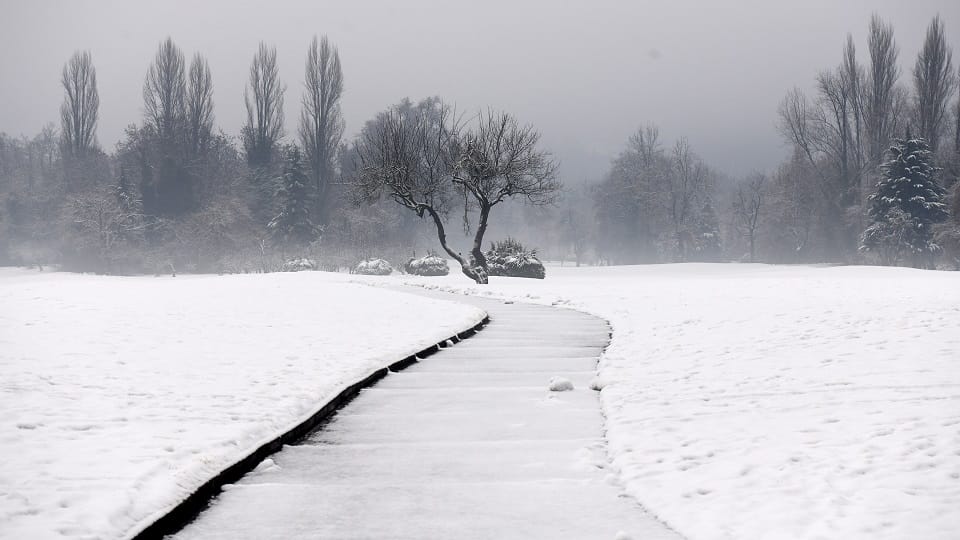 Two to 12 inches of snow fell in Kashmir, many routes including Sinthan Pass closed