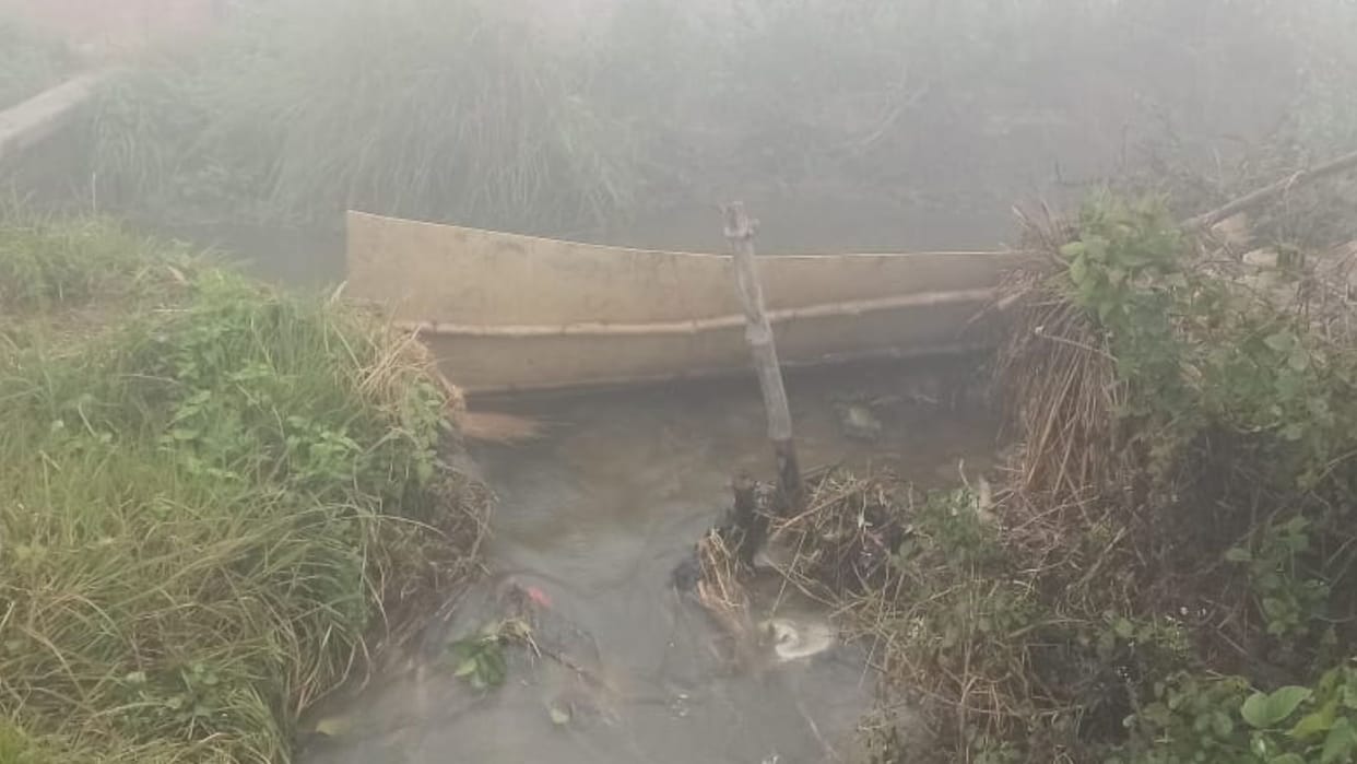30 acres of wheat crop submerged due to breaking of canal embankment farmers demanded compensation