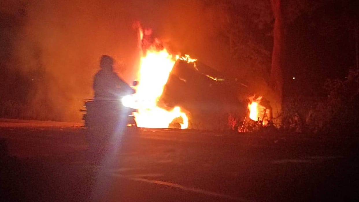 Bihar News An ambulance carrying oxygen collided with bike in Gaya huge fire broke out bike rider burnt death