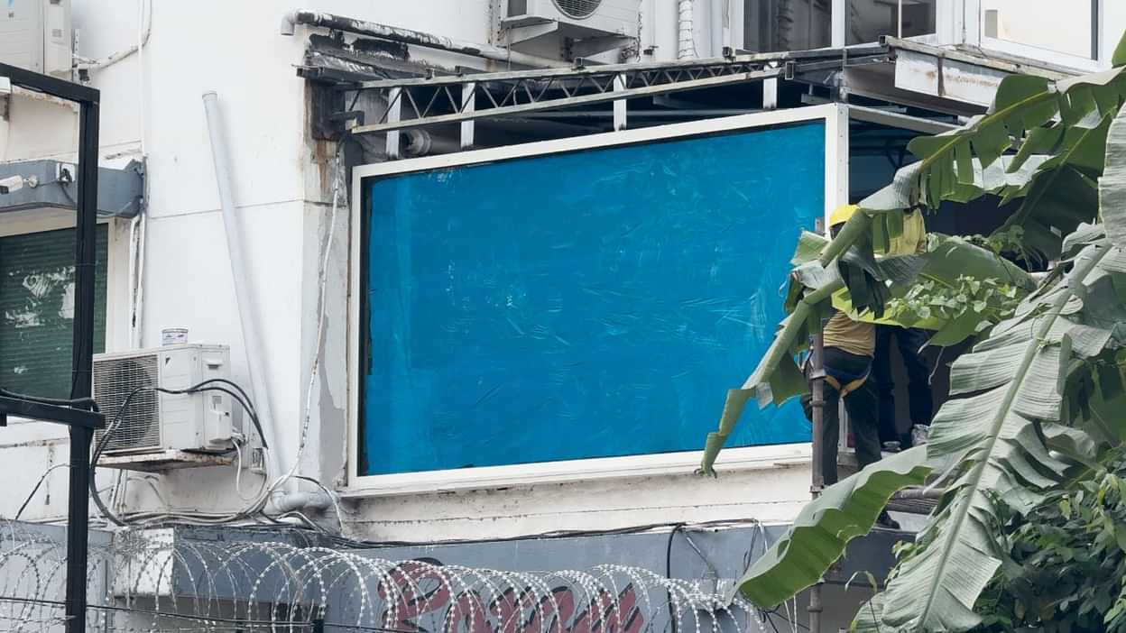 Salman Khan Galaxy Apartment Security Increased Further Gets New Bulletproof Glass Installed In Balcony Report - Entertainment News: Amar Ujala - Salman Khan:सलमान खान की बढ़ाई गई सुरक्षा, गैलेक्सी की बालकनी में