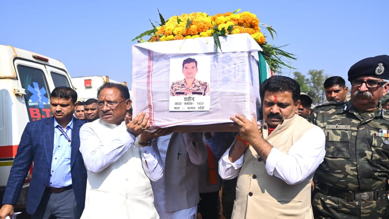 Naxal Attack Tribute paid to martyred soldiers amid sad atmosphere CM Sai consoled the family members in Dante