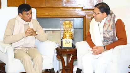 CM Dhami met Union Sports Minister Mansukh Mandaviya in New Delhi read All Updates in hindi