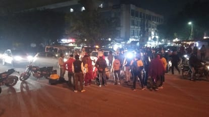 Meerut: Dead body of a child missing for 10 days was found lying in a drain, people blocked the highway