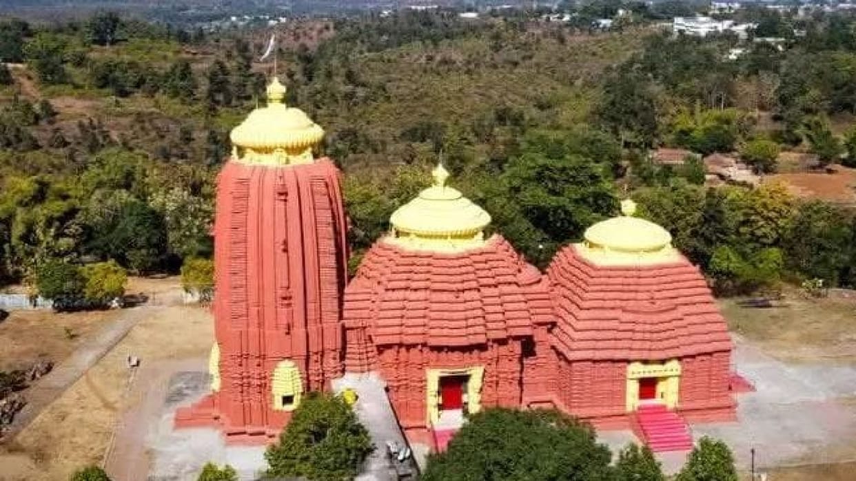 amazing design of the Jagannath temple in Chirmiri of chhattisgarh
